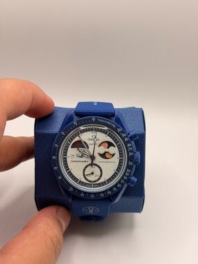 Omega xSwatch mission to the moonshine gold comes with authentic receipt and bag